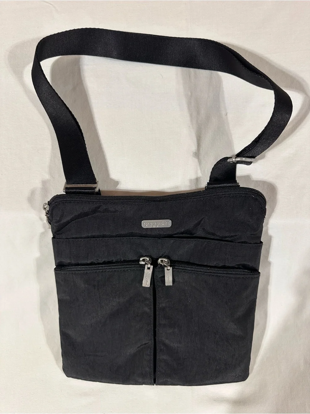 Baggallini Black Lightweight Crossbody Messenger Bag